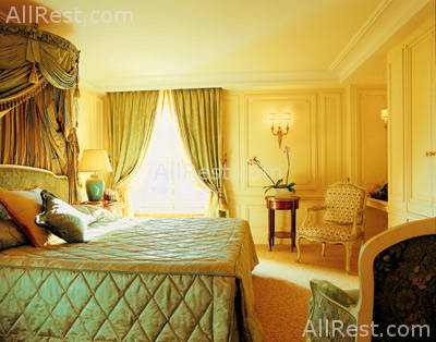 Hotel De Crillon 9